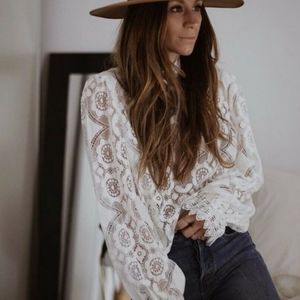 New Vintage Look Floral Lace Top Blouse Flowy Sleeve Sheer White